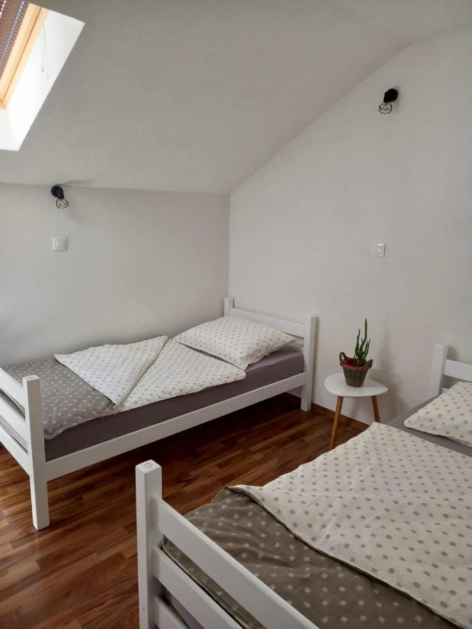 Apartmani Kaic Ливно Екстериор снимка