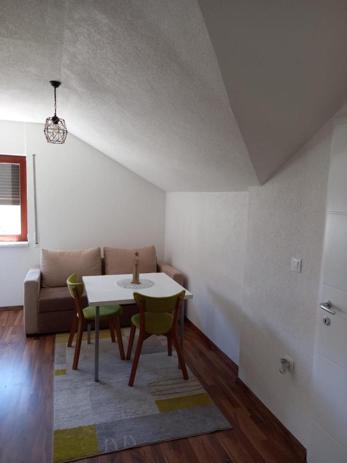 Apartmani Kaic Ливно Екстериор снимка