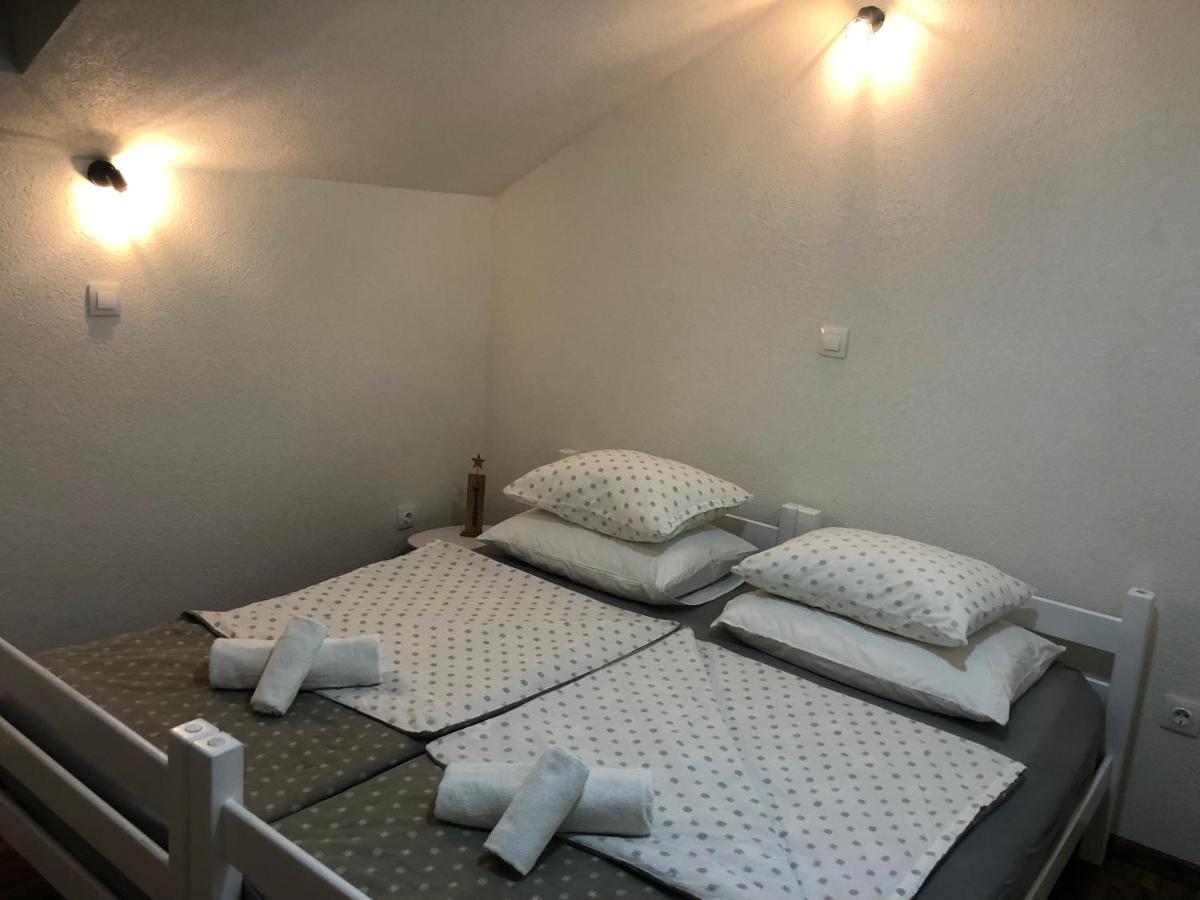 Apartmani Kaic Ливно Екстериор снимка